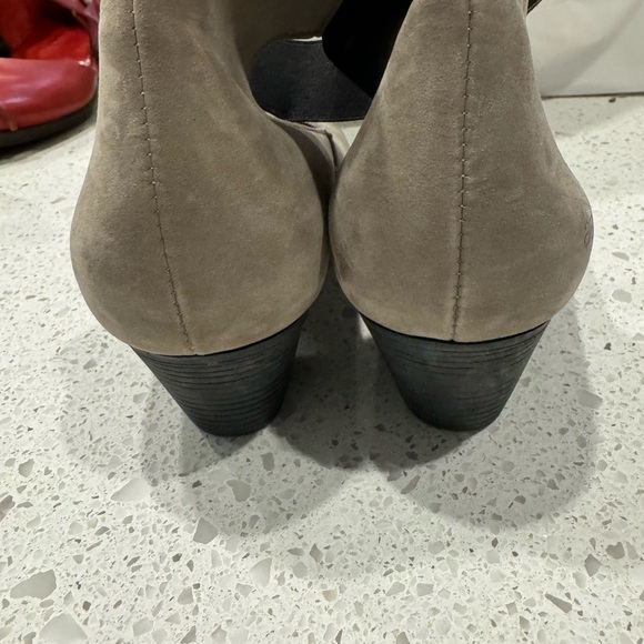 Grey Arche low heals. Arche is a French design. - Picture 6 of 9